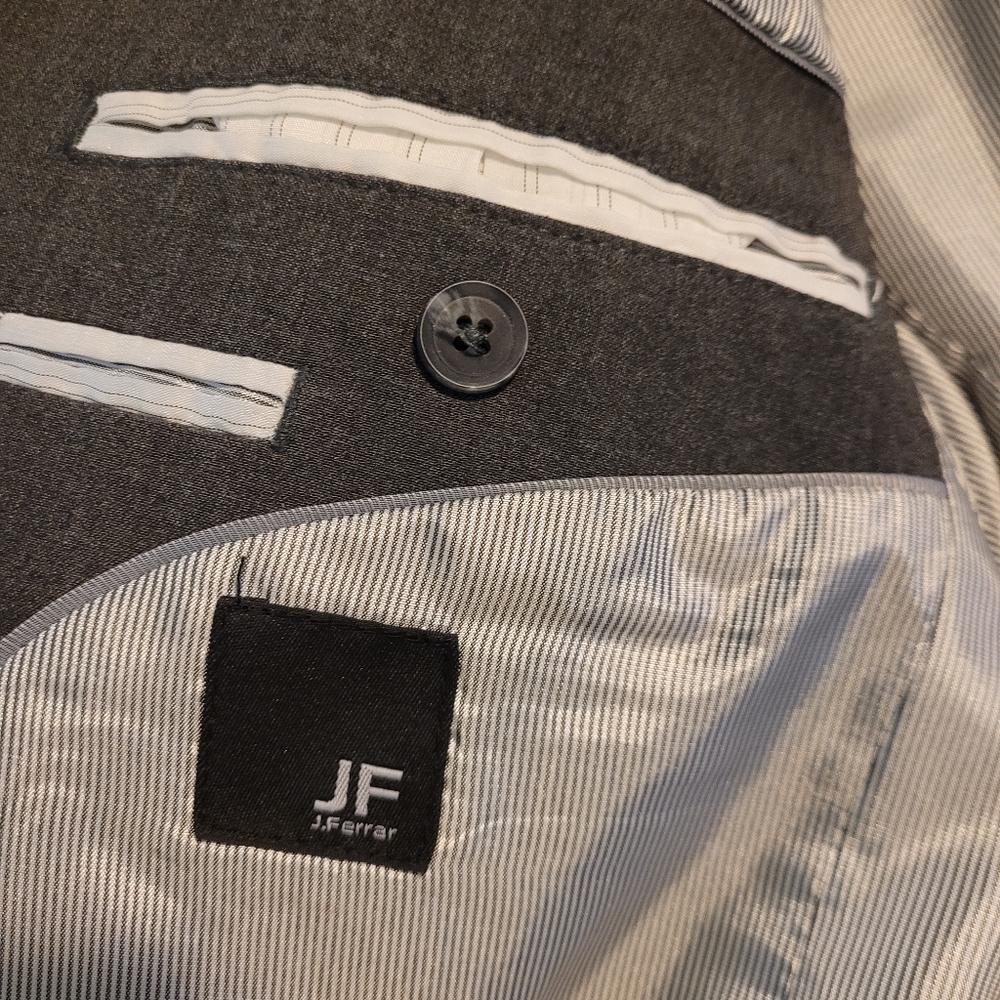 Mens suit - Picture 11 of 12